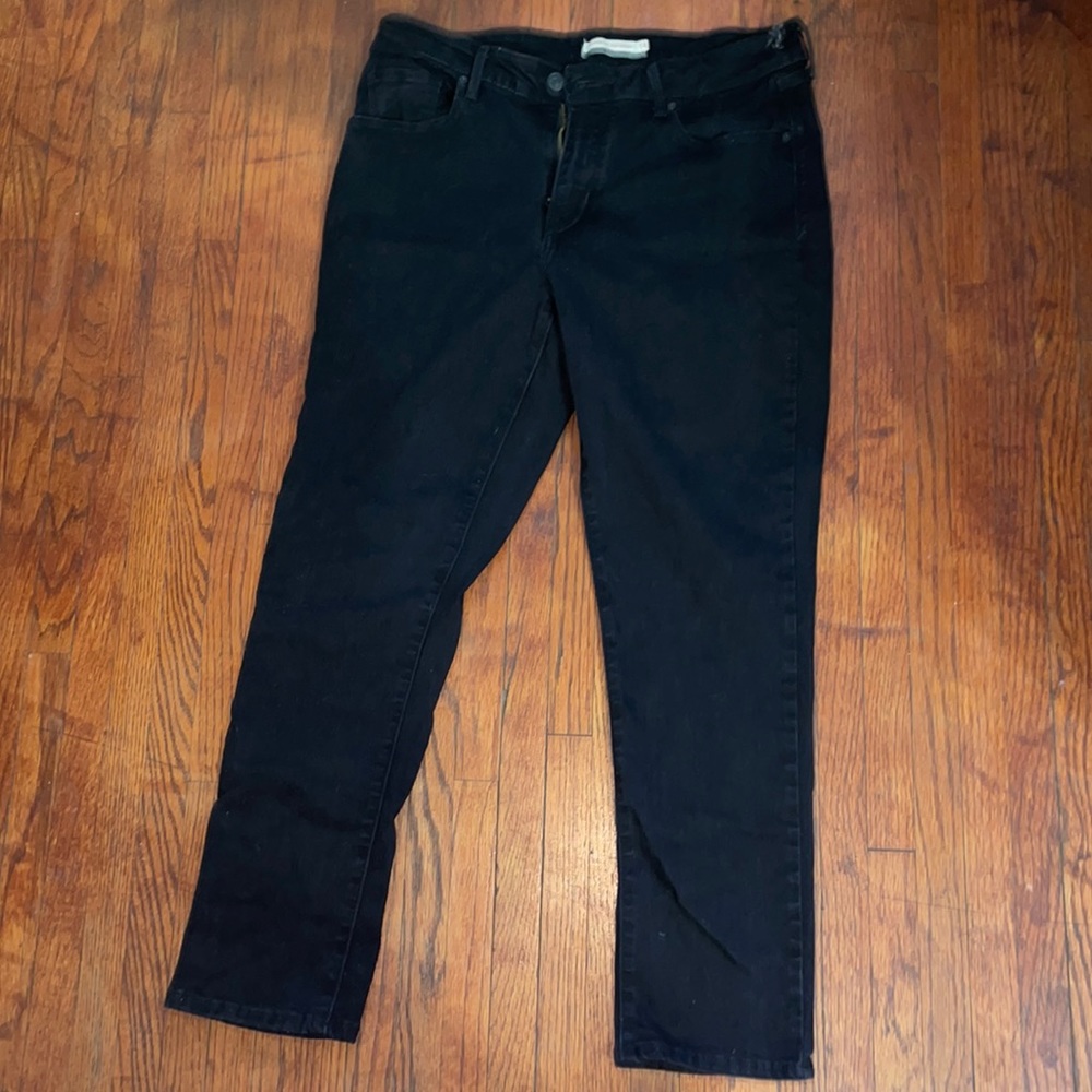 Size 14 Levi pants